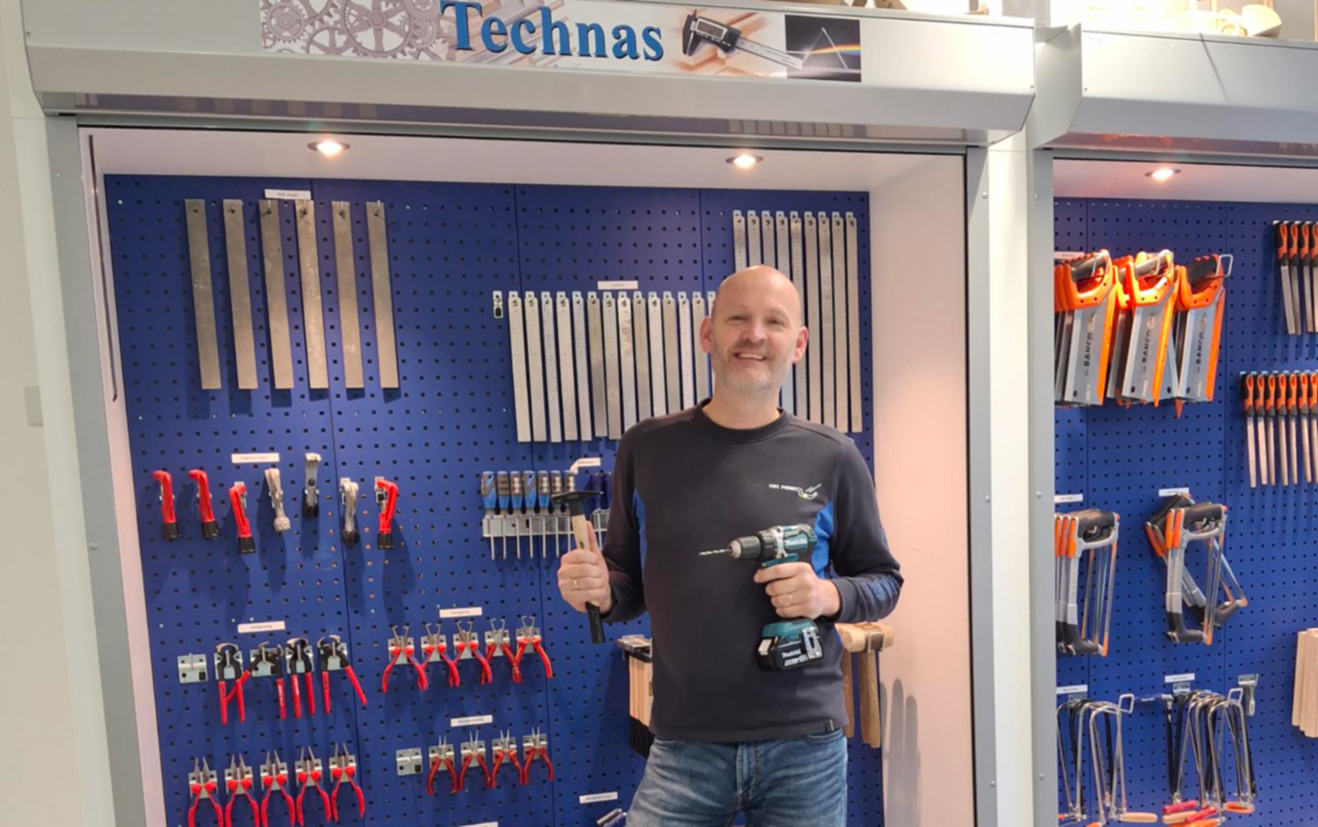 Docent Thomas ervaart een geluksmomentje als hij naar zijn werk fietst